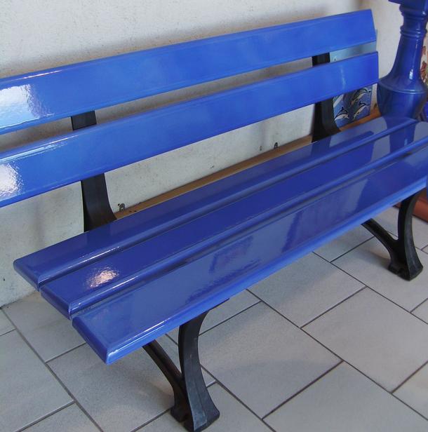 Habillez votre jardin avec nos bancs & jardinières en tuiles émaillées